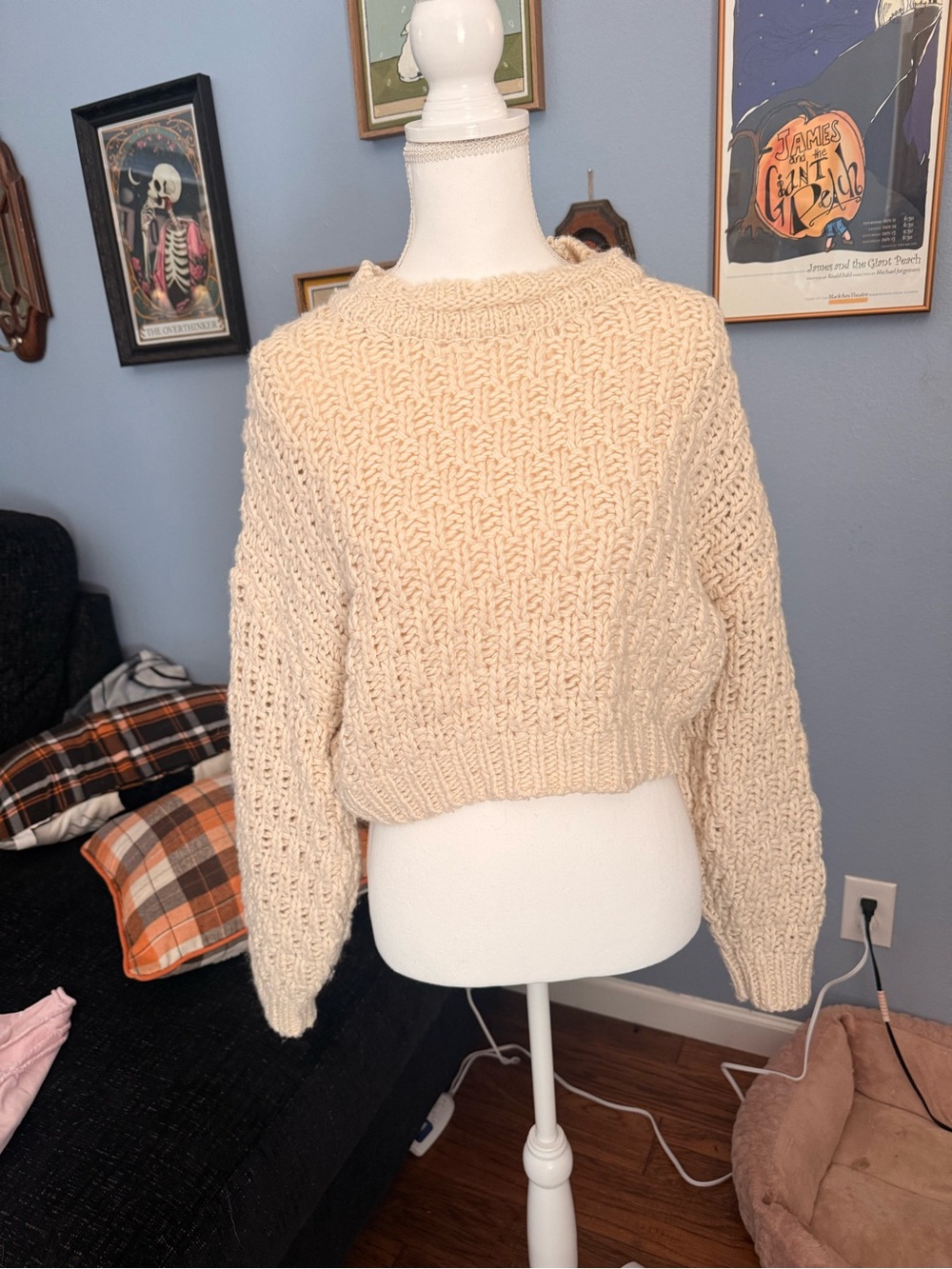Universal Thread Cream Chunky Crewneck Sweater